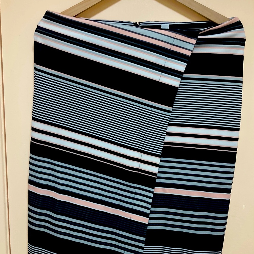 NY&Co Stripped Pencil Skirt with Zipper back and clasp